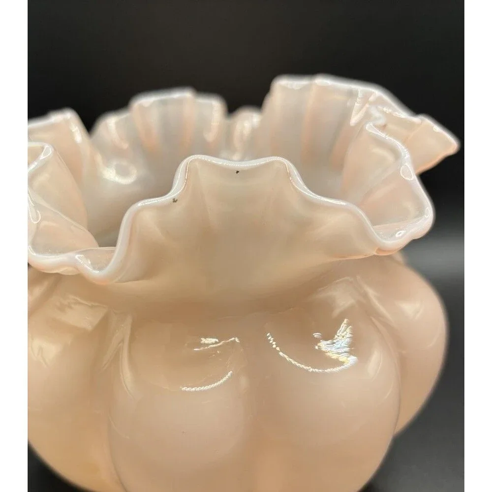 Vintage Fenton Peach Pink Double Crimped Cased Glass Melon Overlay Bowl Vase 6”